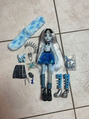Monster High G3 Frankie Stein Fearidescent Skulltimate Secrets